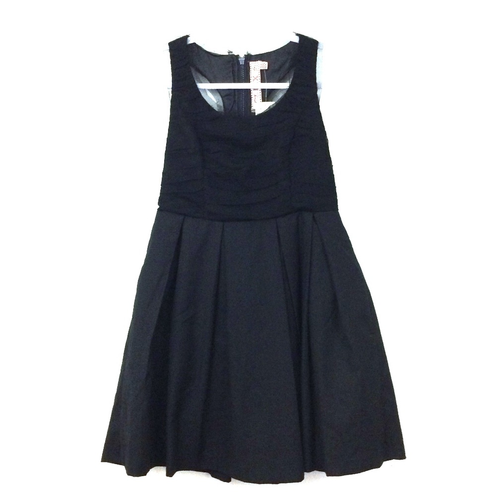 Forever 21| Black Zip Back Ballet Skater Dress